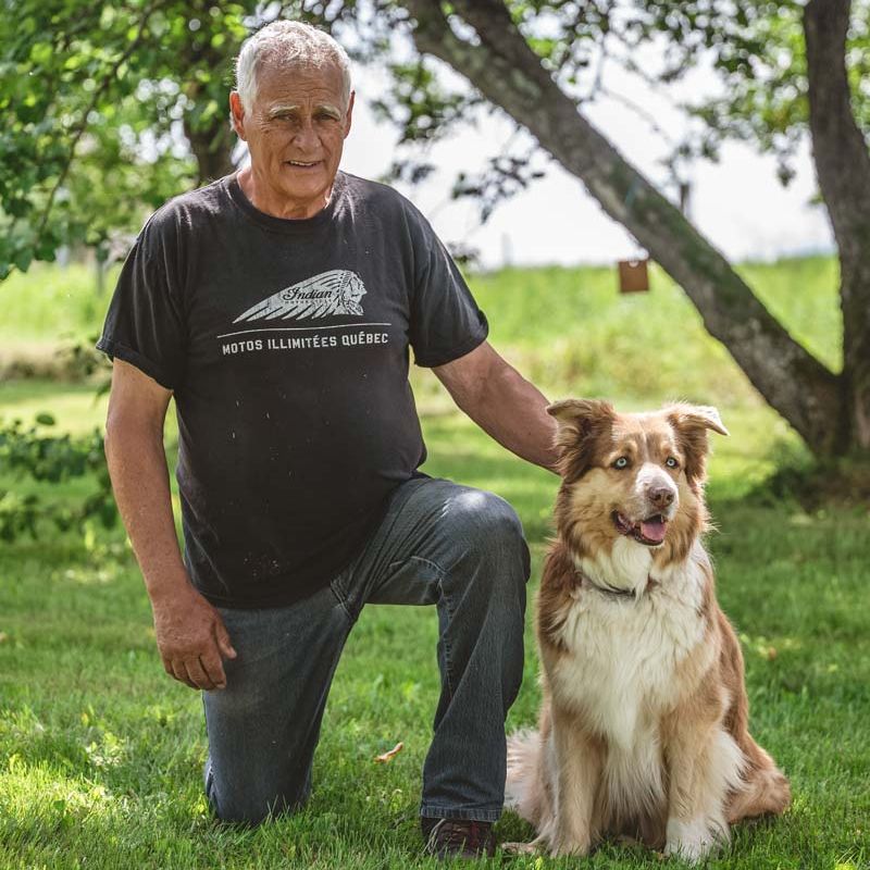 Le père de Geneviève et le chien Achille